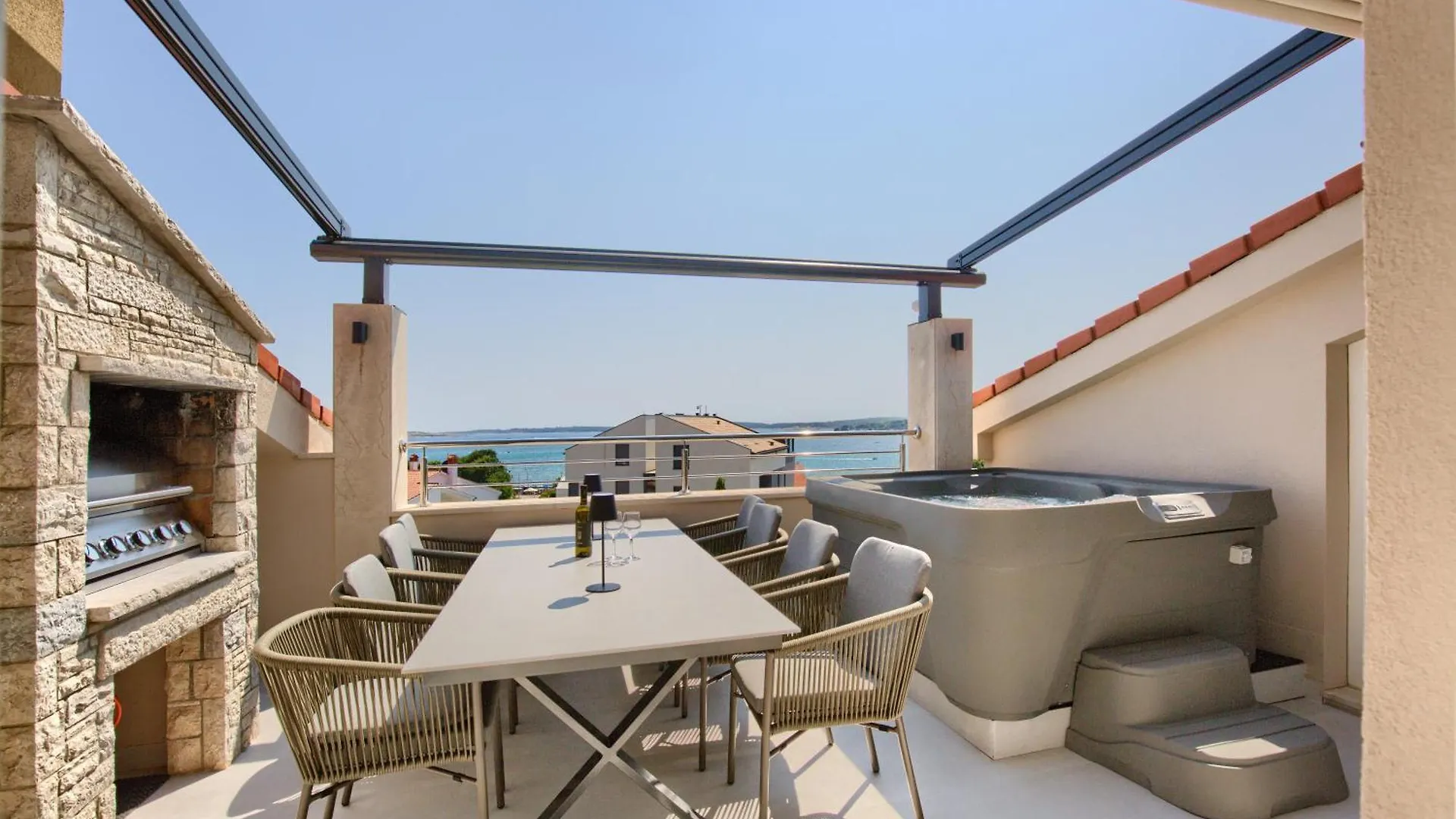 메덜린 Penthouse Sophia 아파트