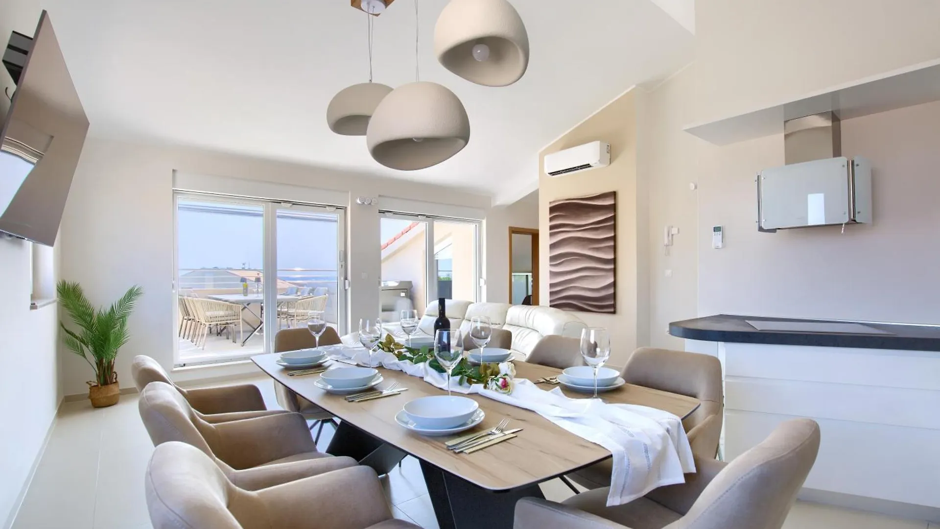 메덜린 Penthouse Sophia 아파트