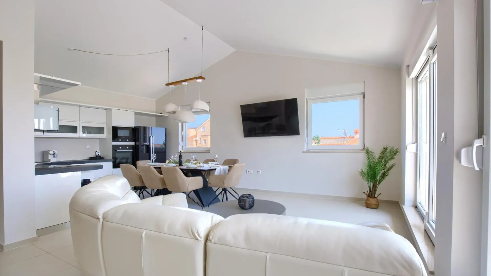 Апартаменты Penthouse Sophia Медулин